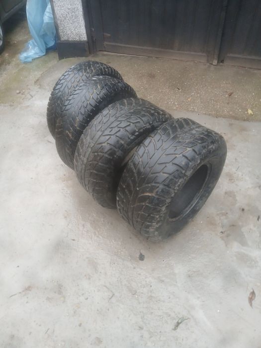 Vând set cauciucuri atv