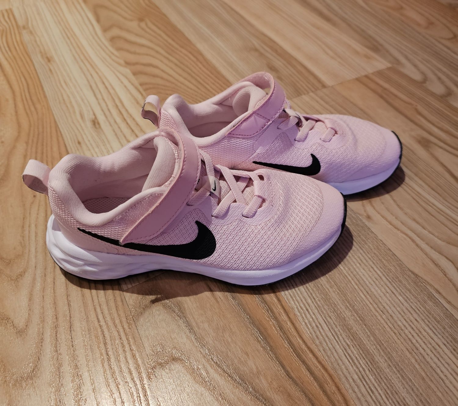 Nike revolution 4 on sale 31