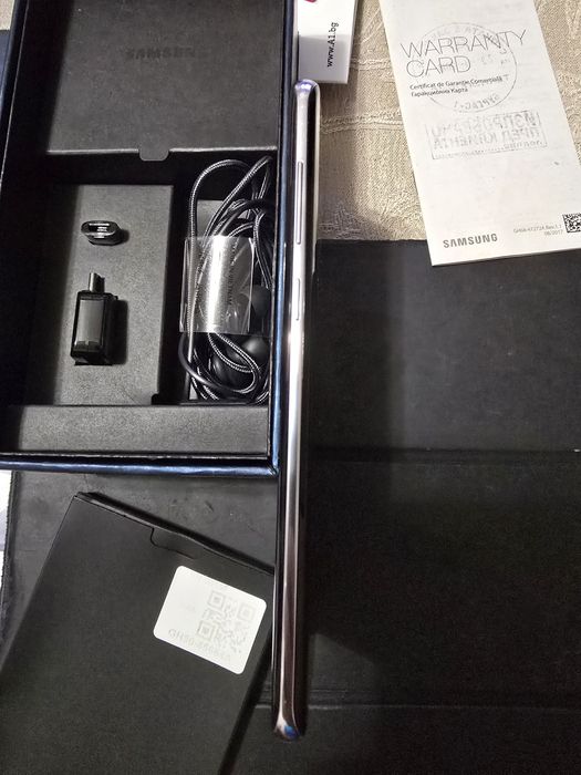 Продавам Телефон Samsung  Galaxy S8 +