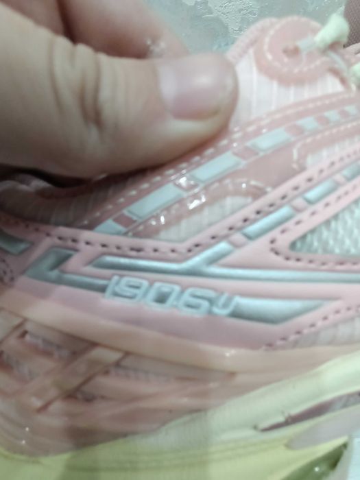 Продам кроссовки  New balance