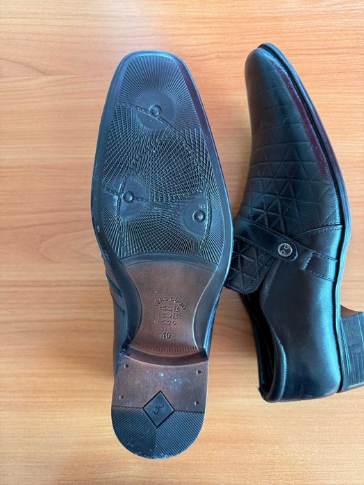 Мъжки официални обувки – естествена кожа, номер 40