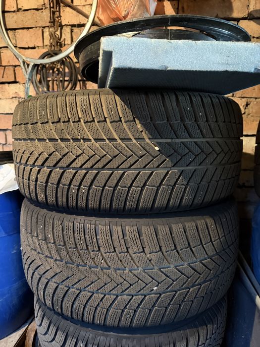 Зимни гуми Мерцедес 211/219 Спорт пакет 245/40/18, 275/35/18 BRIDGESTONE BLIZZAK LM005 дот 2423
