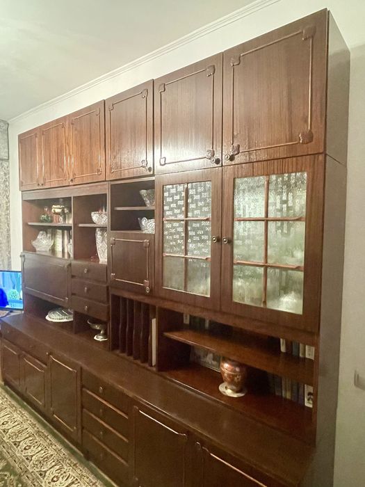 Продается мебель-комплект в гостинную