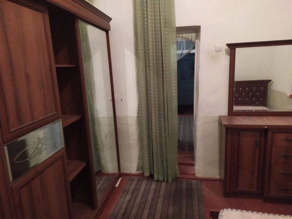 Uy sotiladi Mir Elektronika yonida