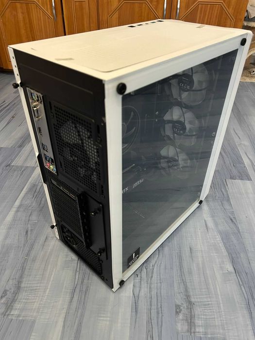Unitate PC Gaming Ryzen 7 3700X - 16GB RAM - RTX 5050 8GB