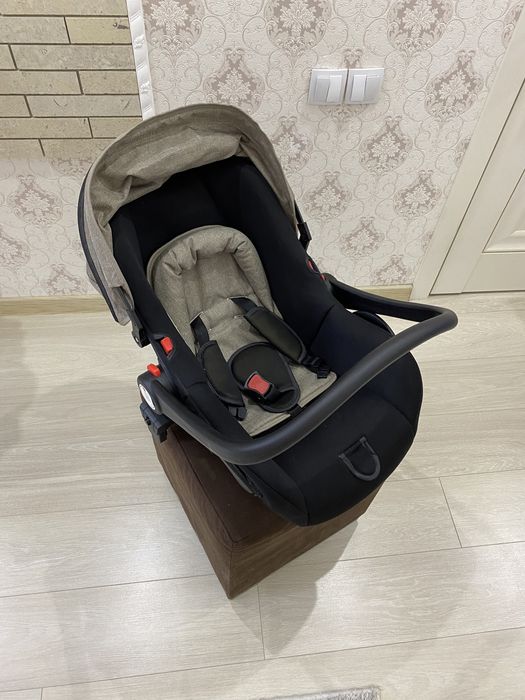 Коляска (лежачая, сидячая + люлька в машину)