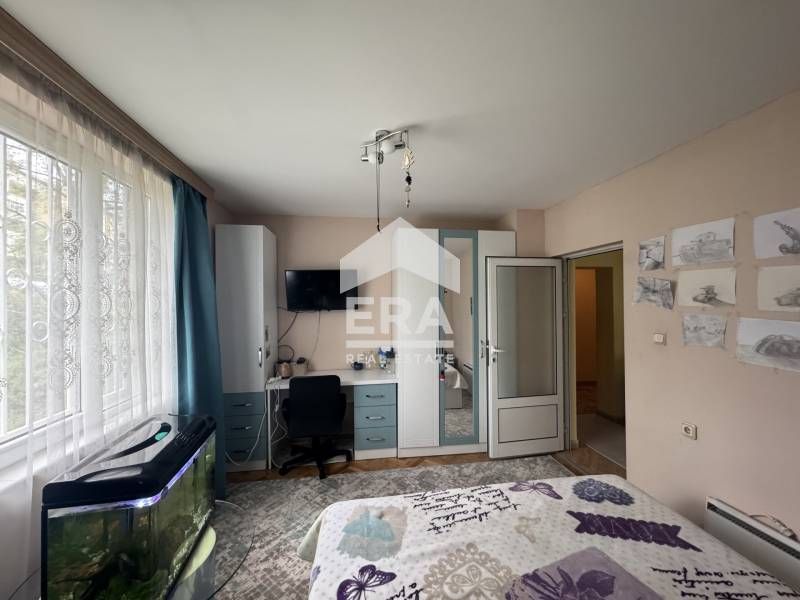 Продава се Тристаен апартамент в Русе, Дружба 2 - 111 кв.м за 1485 €/кв.м - Снимка #7