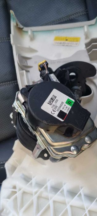 Centura stanga dreapta fata Range Rover Velar dupa masina de europa