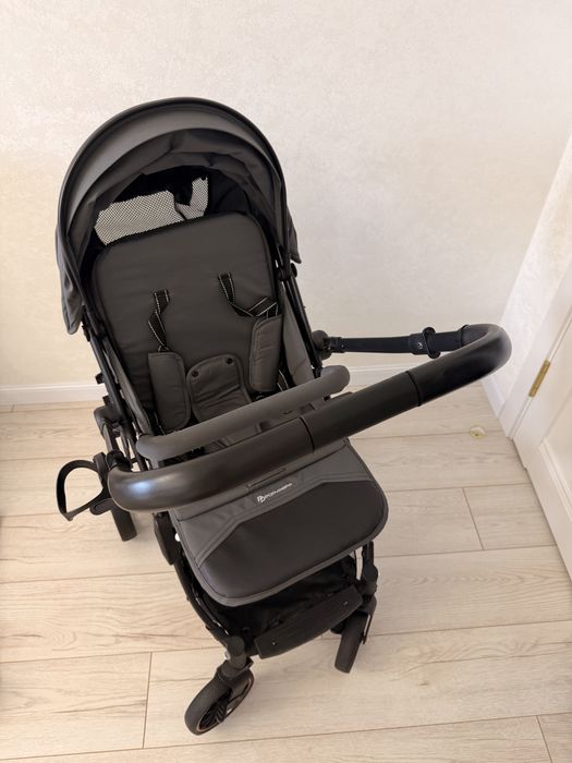 Коляска с перекидной ручкой