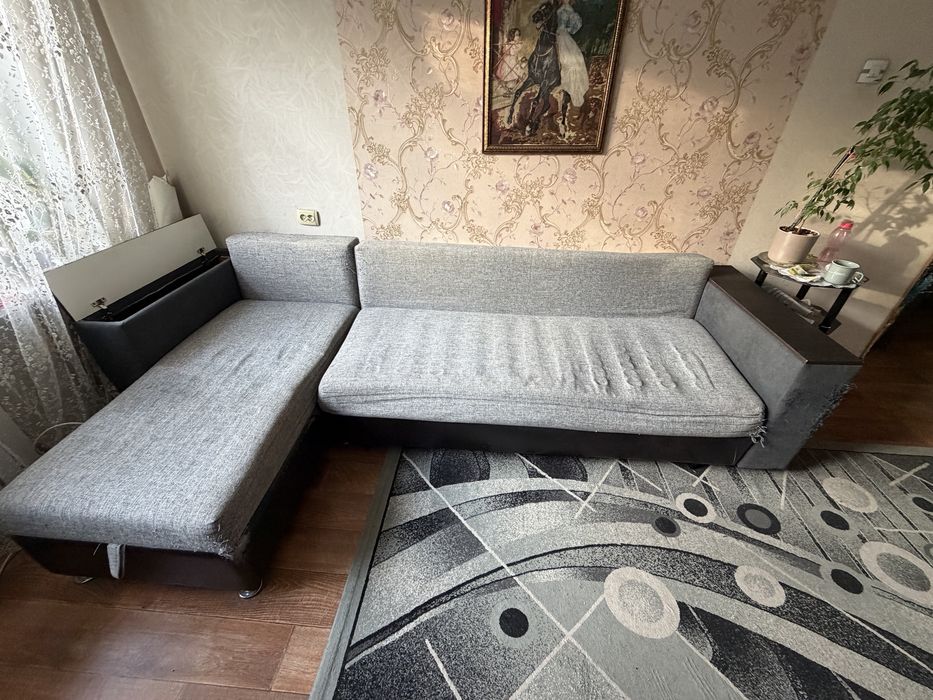 Отдам б/у диван.Срочно!