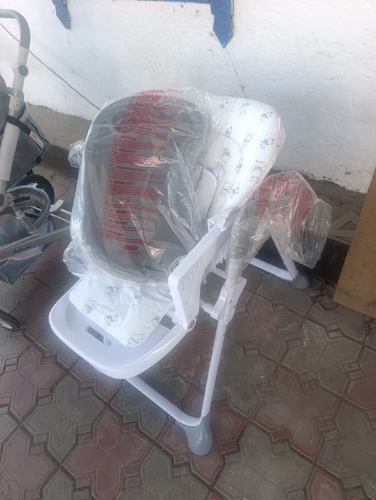 Коляска и столик для кормления