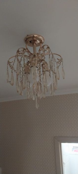 Продам люстру в отличном состоянии