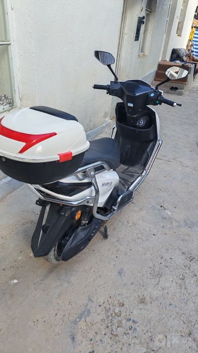Skuter sotiladi holati yaxshi yangidek