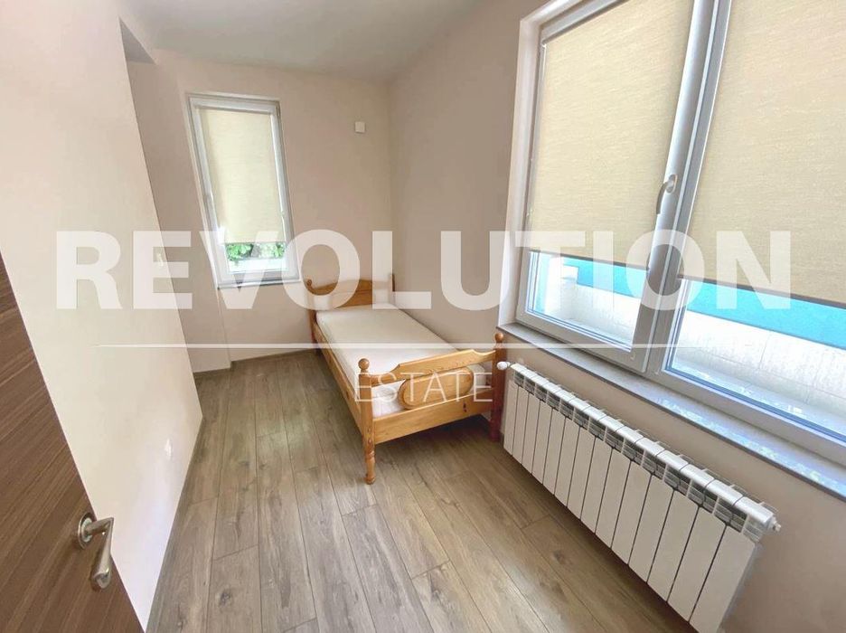 Дава се под наем Тристаен апартамент в Варна, ВИНС - 95 кв.м за 700 € - Снимка #3