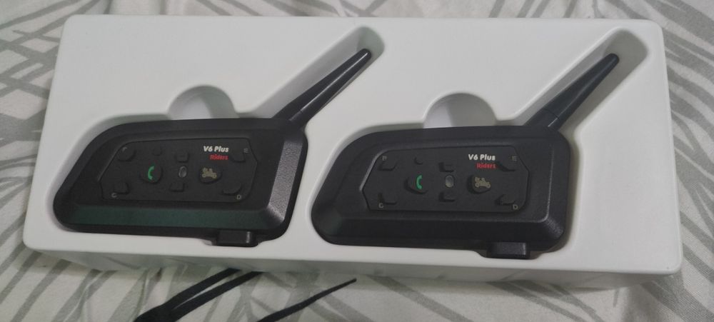 Vând intercom moto V6 PRO+
