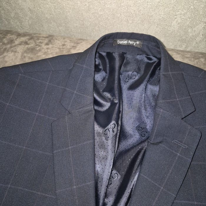 Школьный костюм б/у.