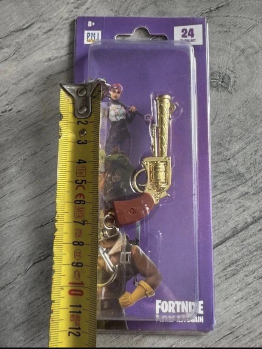 Breloc Metal Fortnite – Six Shooter (Revolver), Sigilat, Colecție