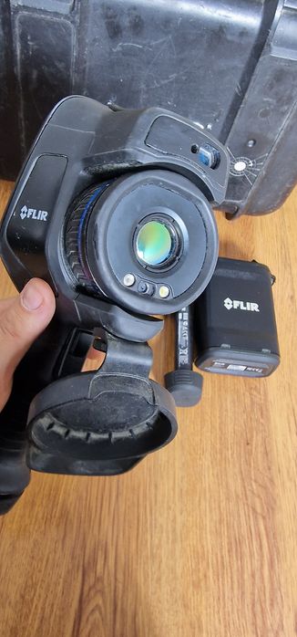 Flir E75 camera termoviziune