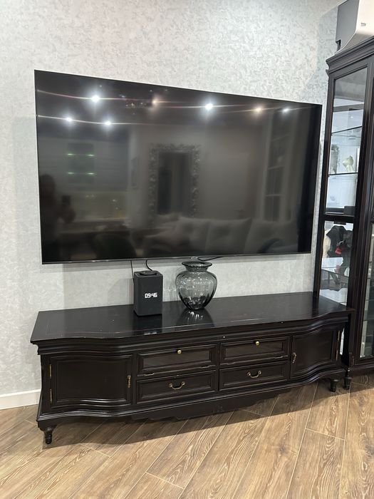 Полка под телевизор.