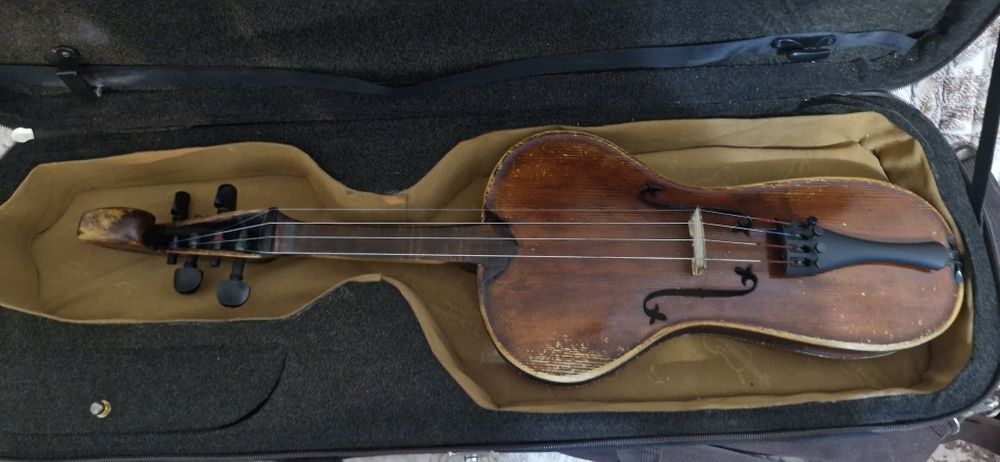 Продам кобыз с чехлом