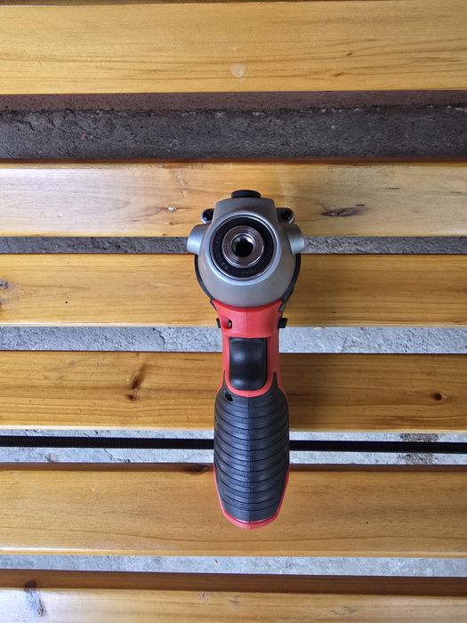 Mașină de lustruit/șlefuit subcompactă Milwaukee M12 BPS + acumulator  M12 HB5 HIGH OUTPUT