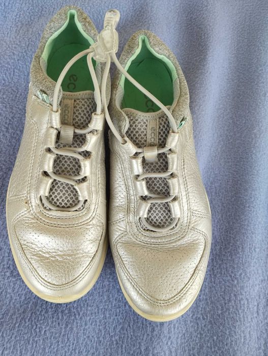 Skechers и ecco  номер 36.
