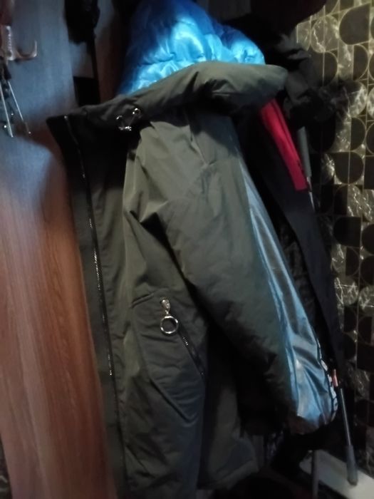 Продам зимнюю куртку.