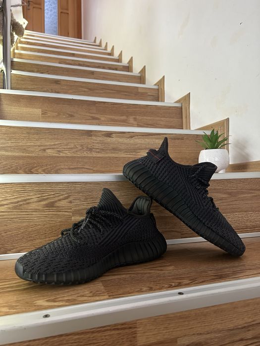 Yezzy 350 black