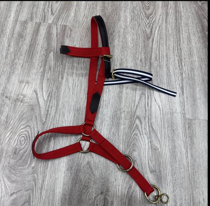 Продам новую уздечку