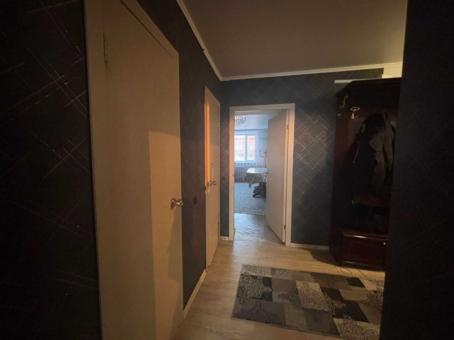 Продам трехкомнатную квартиру