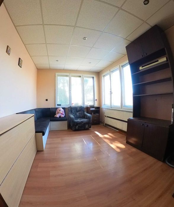 Самостоятелен етаж от къща с двор – гр. Попово, главен булевард