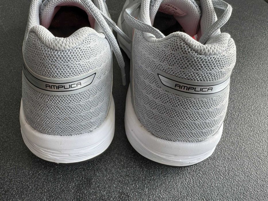 Pantofi sport ASICS masura 36 ca noi