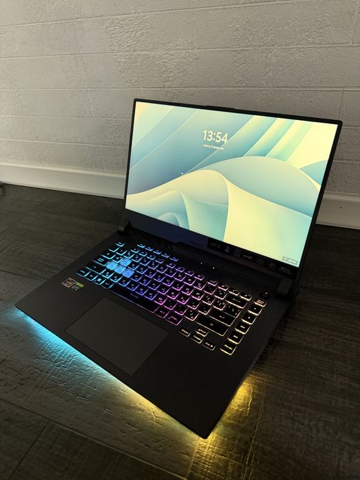 ASUS ROG Strix G15 G513RM / Ryzen 7 6800H / RTX 3060 / 16GB RAM