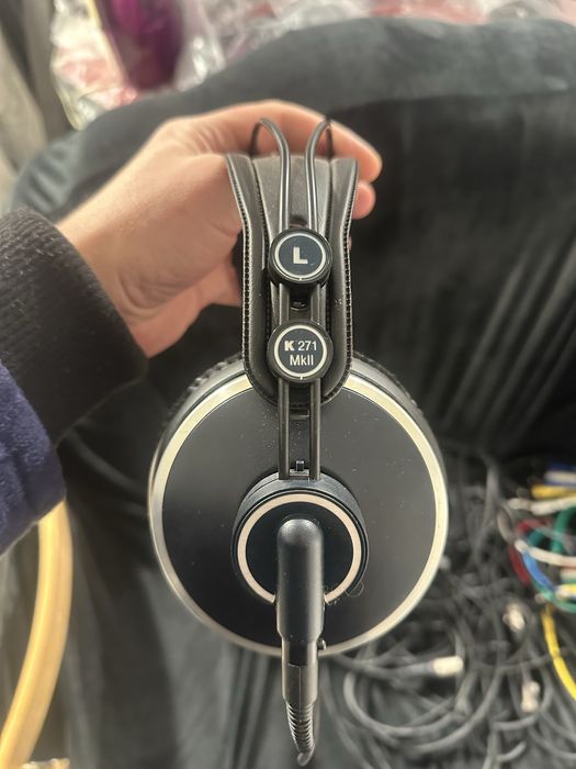 Casti : Audio Technica ATH M50x | Shure SE425 CL / SE215 CL  | AKG K701 | Shure PSM600 | AKG K271 MKII