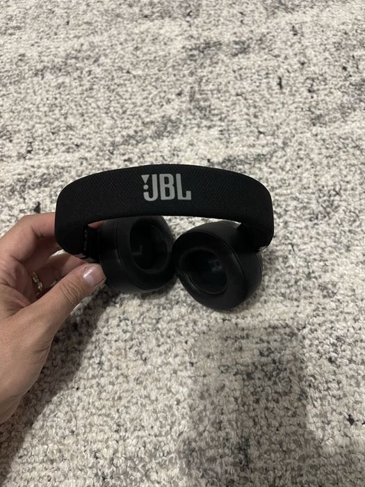 Casti bluetooth JBL seria e perfect functionale