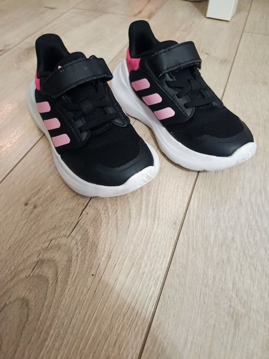 Маратонки adidas