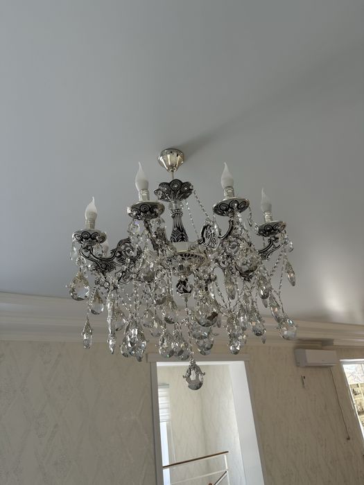 Люстра 8-ми рожковая