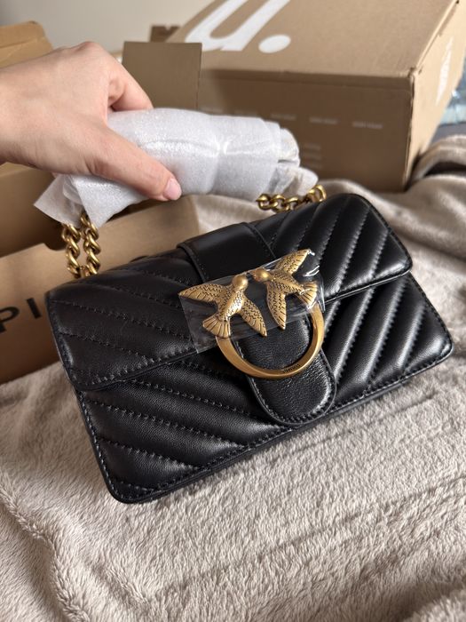 Дамска черна чанта PINKO