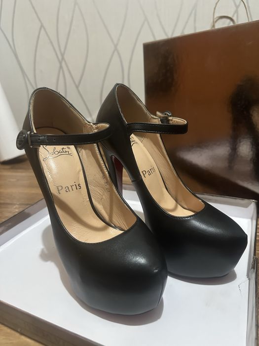 Туфли на высоком каблуке 35 размер