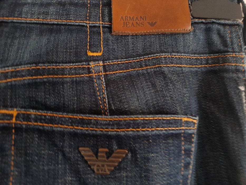 Blugi Armani originali pentru damă