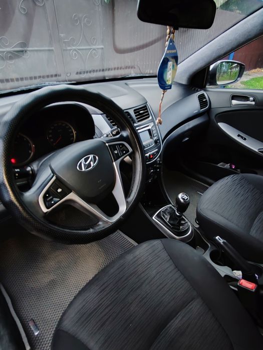 Машина Hyundai Accent