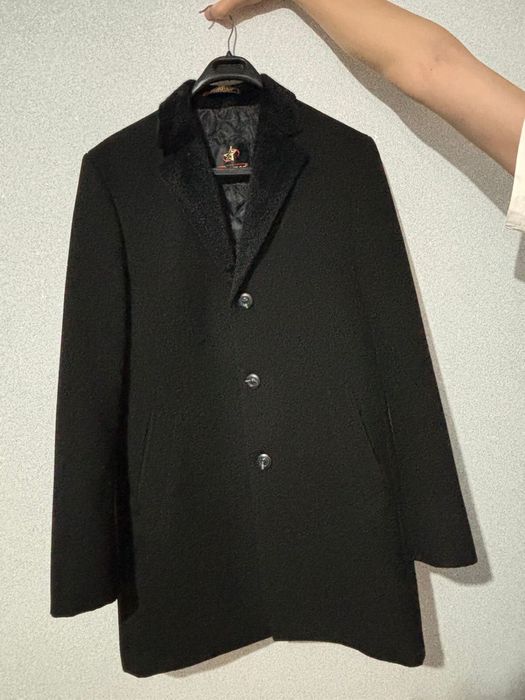 Пальто осенний продам