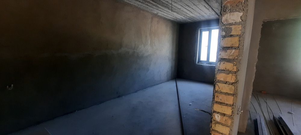 5 qavatli domdan 1 etaj podvali bilan birga