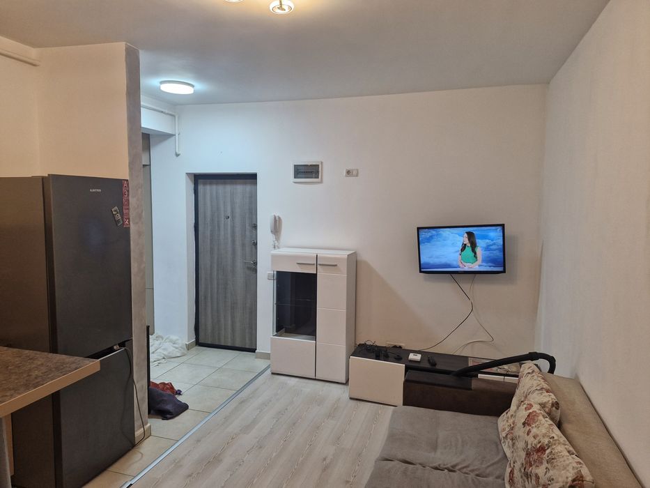 Inchiriez Apartament 2 camere  cu loc de parcare