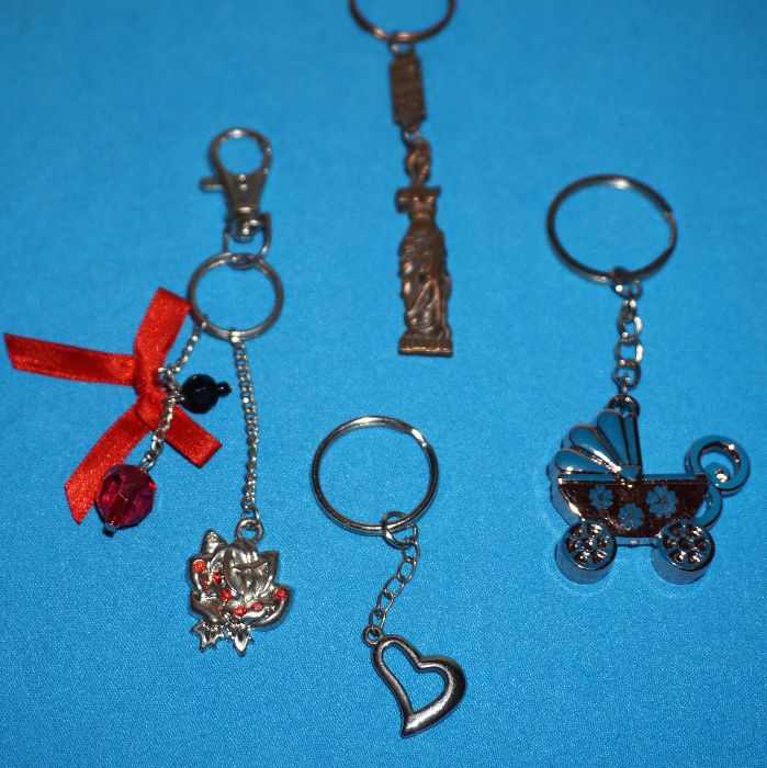 Синджири/ Ключодържатели/ Гривни/ Обеци