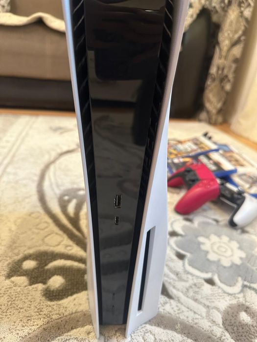 Продаю срочно Play station 5