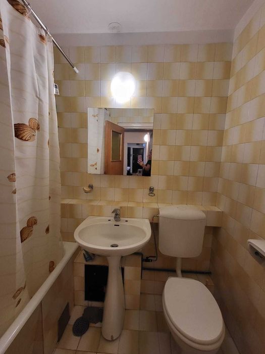 Ap 3 camere, 2 bai, decomandat, Sibiu, Str Uzinei, et 4