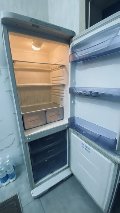 Срочно продам холодильник