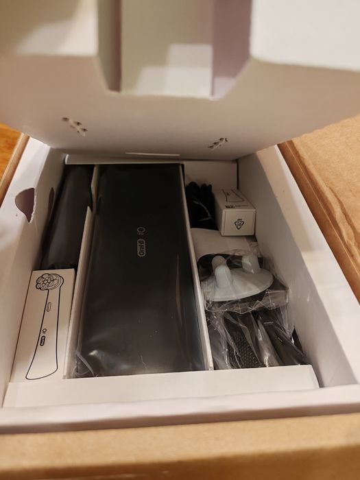 Oral-B iO Series 9 Black – Pachet Premium Complet cu Etui Încărcare