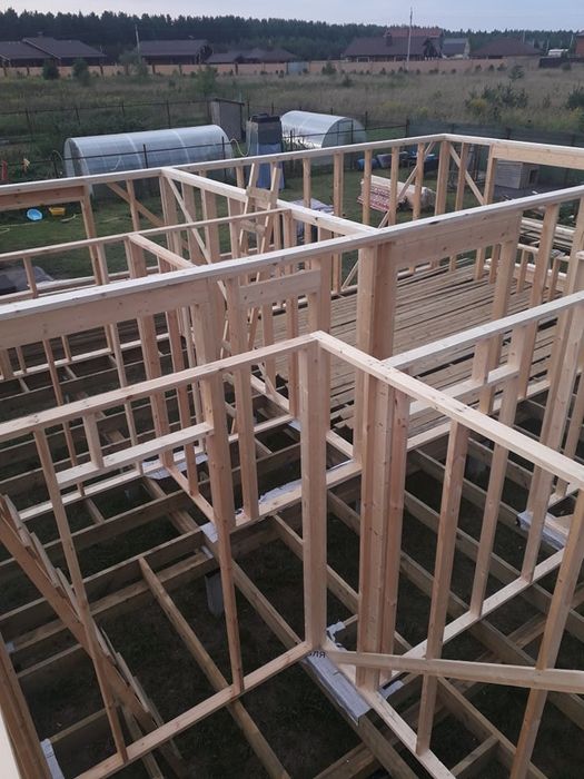 Atelier Tâmplărie Lemn – Mobilă, Uși, Foisoare, Lucrări la Comandă